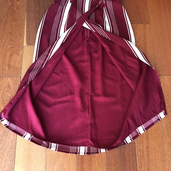 Lovers + Friends Burgundy Striped Short Sleeve Surplice Dress Small - Picture 9 of 12